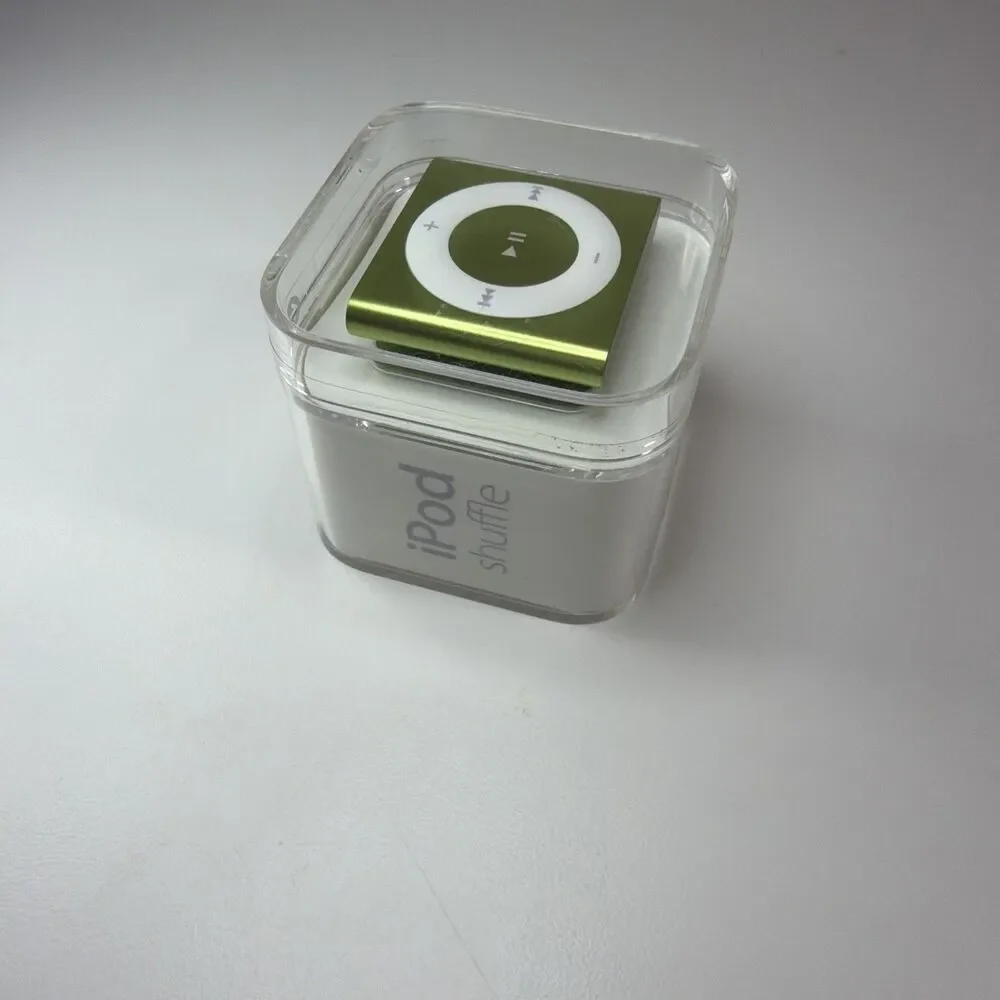 Apple iPod Shuffle 4th Generation (2 GB) Green New & Factory Sealed Model A1373